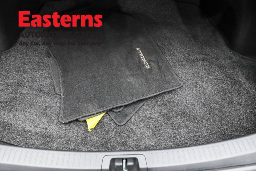 Used 2023 Toyota Corolla LE w/ LE Convenience Package image 9