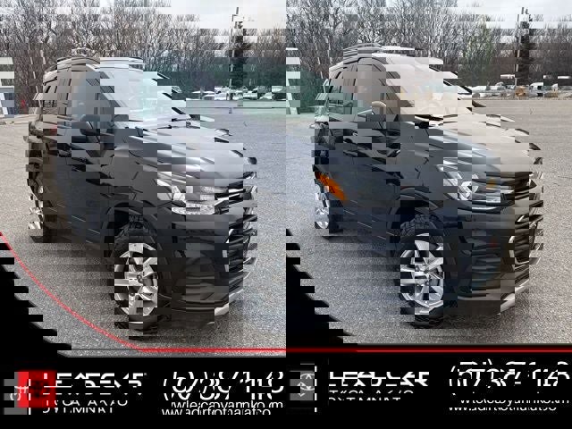 Used 2021 Chevrolet Trax LT w/ Premium Seat Package image 1