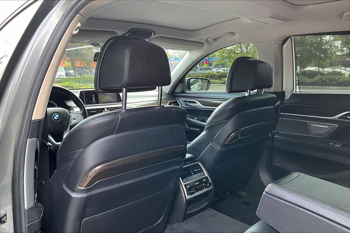 Used 2018 BMW 750i xDrive AWD/4WD image 18