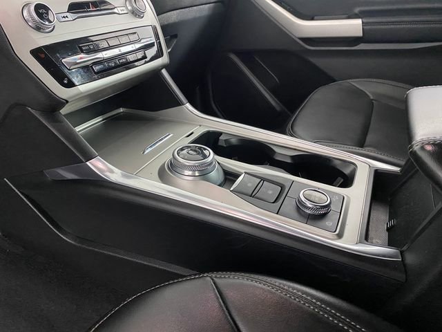 Used 2022 Ford Explorer XLT w/ Equipment Group 202A image 27