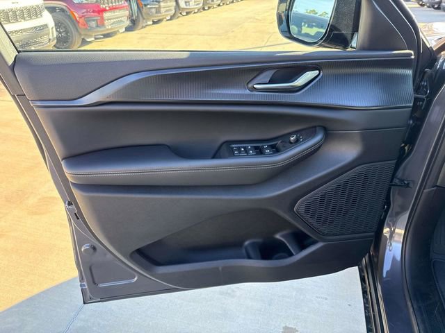 Used 2025 Jeep Grand Cherokee L Altitude image 15