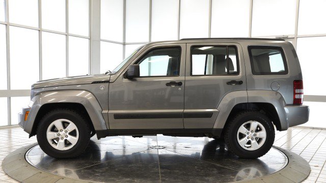 Used 2012 Jeep Liberty Sport image 4