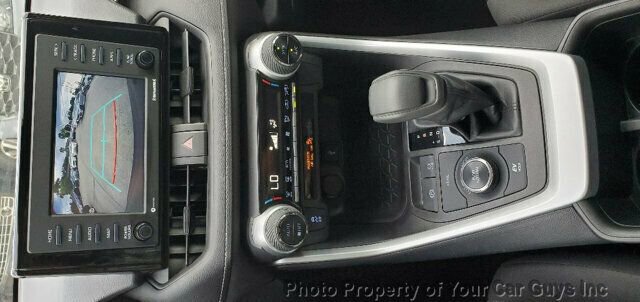 Used 2022 Toyota RAV4 LE image 23