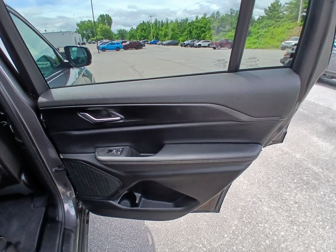New 2025 Jeep Grand Cherokee L Laredo AWD/4WD image 14