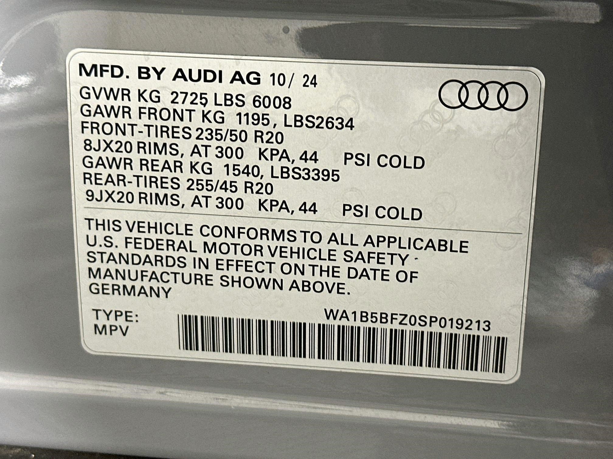 Used 2025 Audi Q4 e-tron Premium Plus w/ Premium Plus RWD image 34