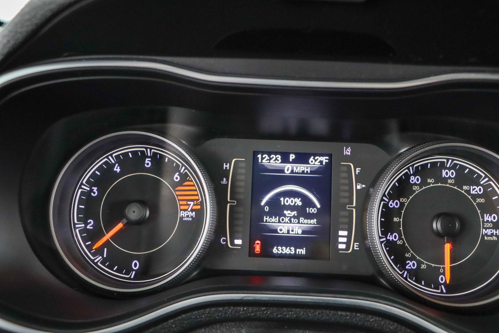 Used 2021 Jeep Cherokee Latitude Plus FWD image 15