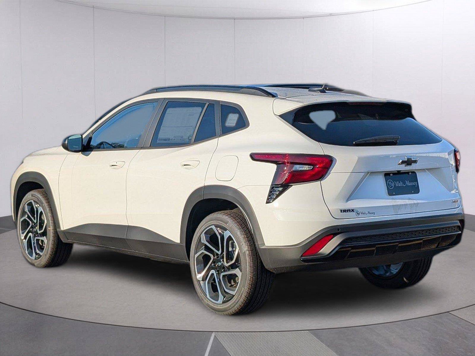 New 2026 Chevrolet Trax RS w/ Driver Confidence Package FWD image 3