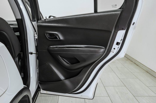 Used 2017 Chevrolet Trax LS image 41
