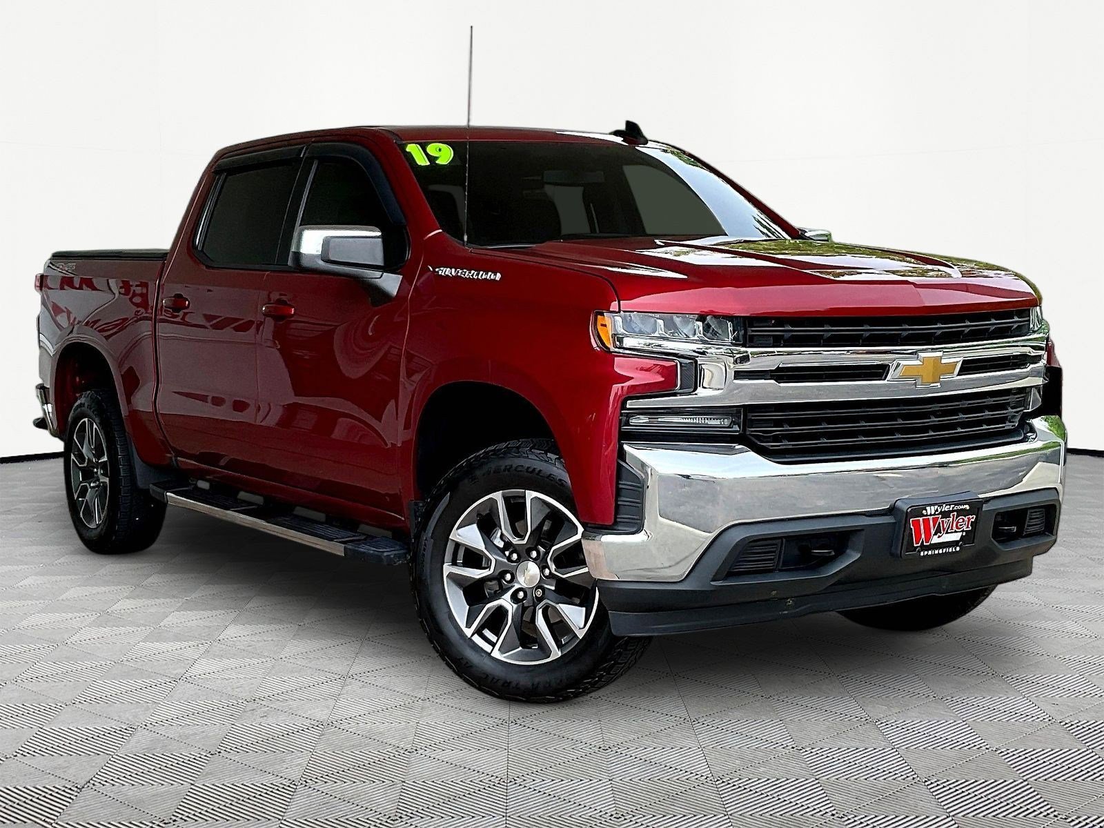 Used 2019 Chevrolet Silverado 1500 LT w/ All-Star Edition AWD/4WD image 3