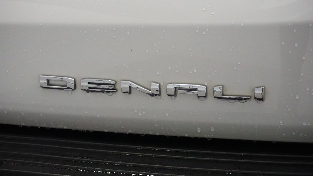 Used 2021 GMC Yukon Denali image 17