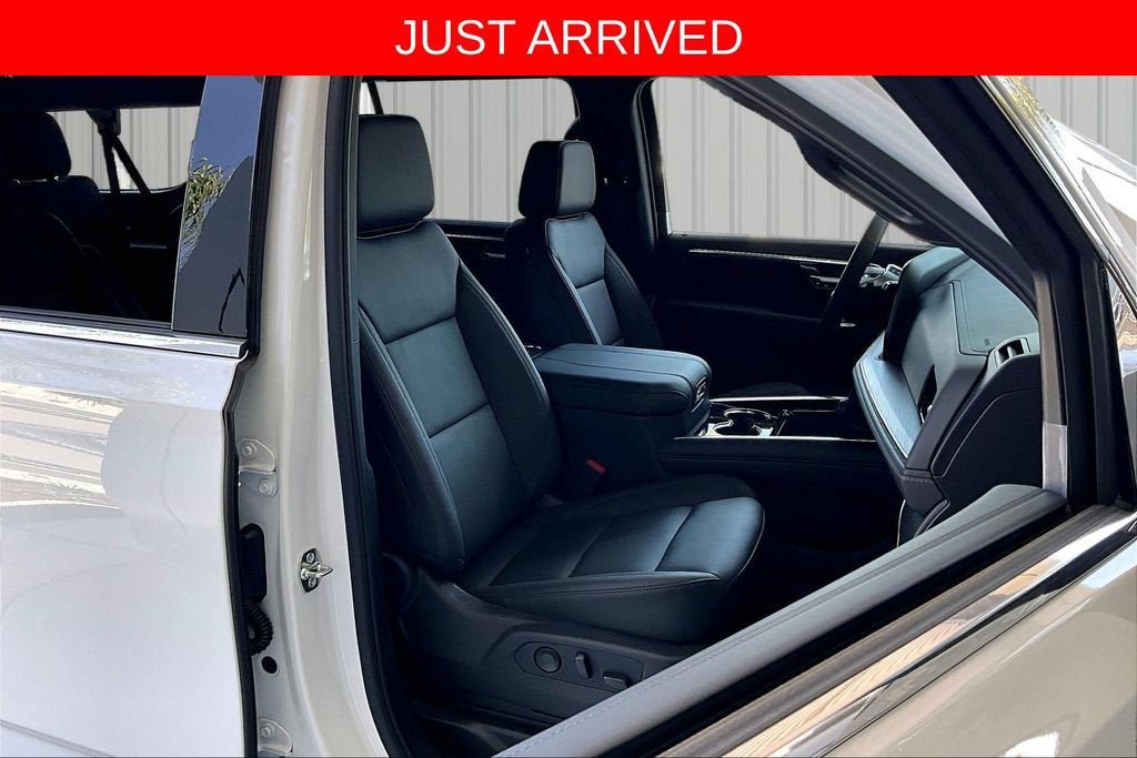 New 2026 Chevrolet Suburban LT w/ Comfort Package AWD/4WD image 5