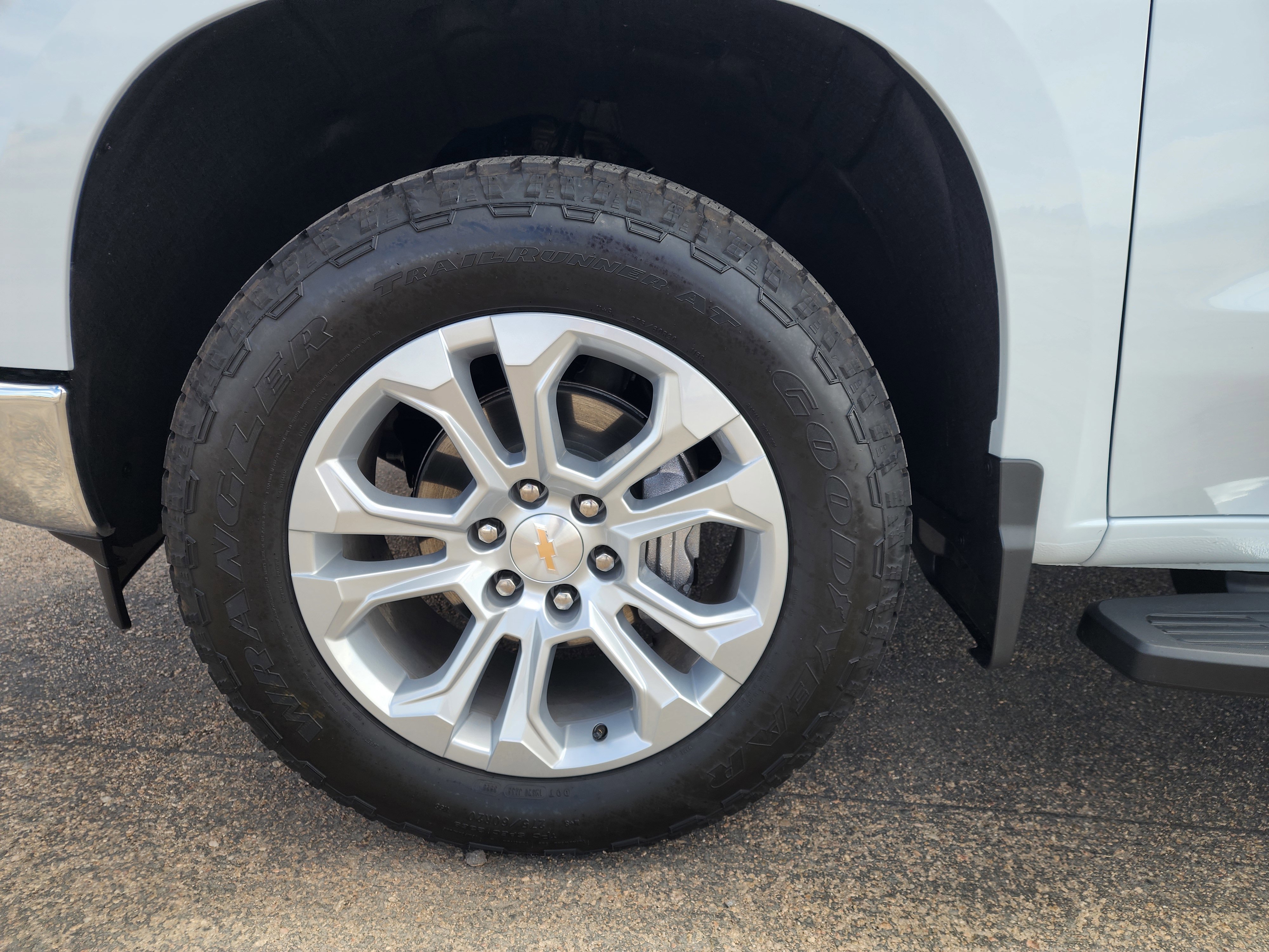 Used 2026 Chevrolet Silverado 1500 LTZ w/ LTZ Premium Package image 11