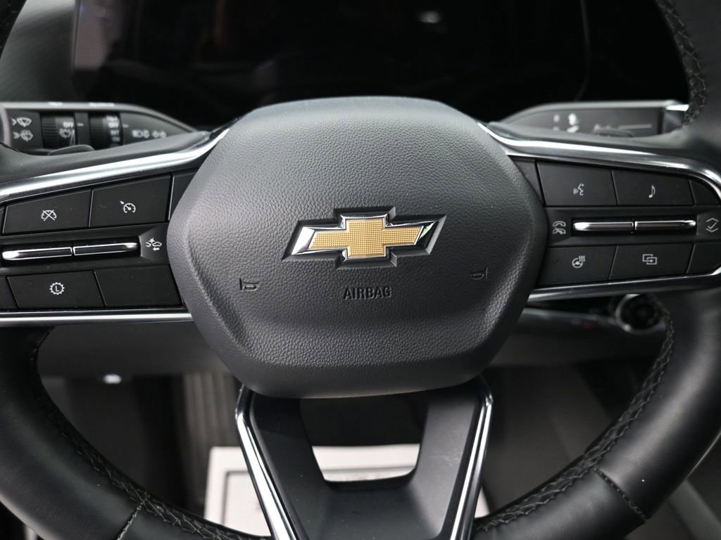 Used 2025 Chevrolet Equinox LT AWD/4WD image 14
