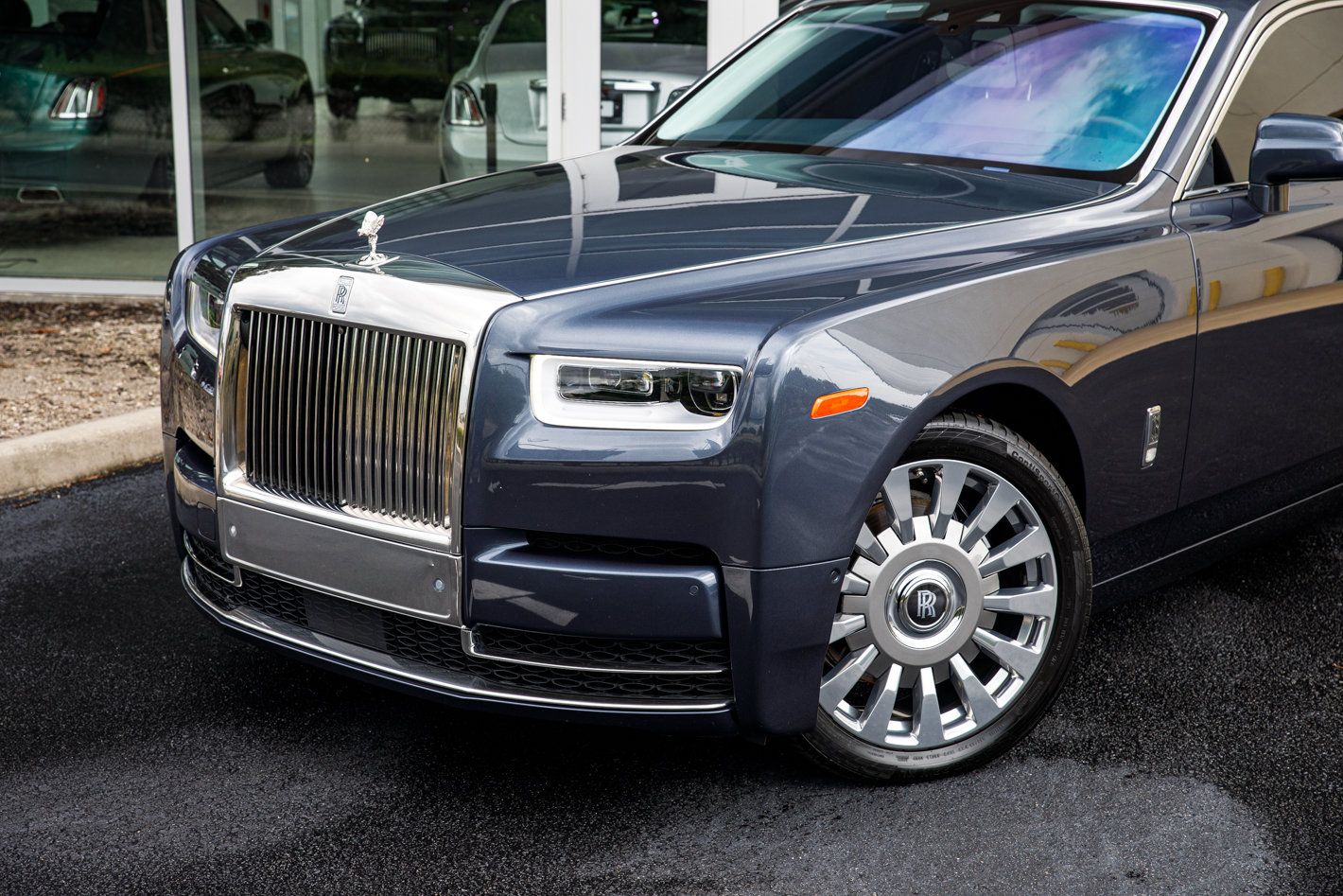 Certified 2020 Rolls-Royce Phantom Sedan RWD image 2