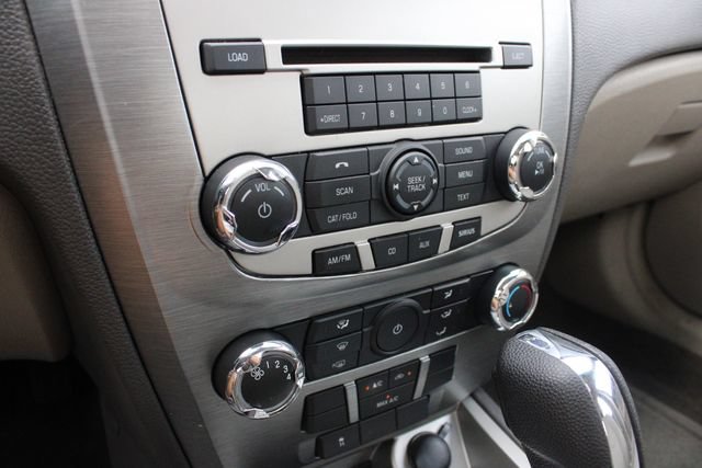 Used 2010 Ford Fusion SE FWD image 15