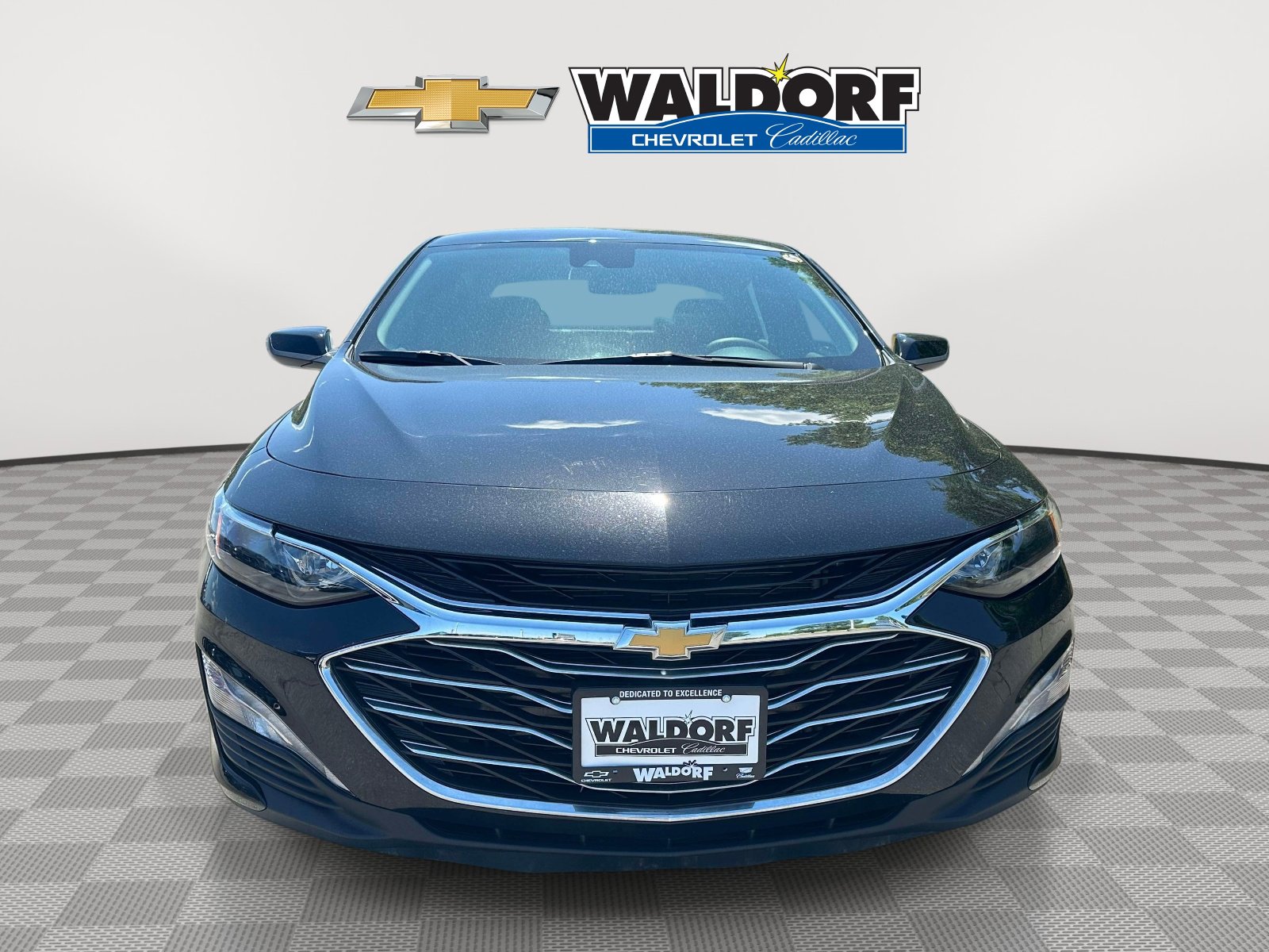 Used 2025 Chevrolet Malibu LT FWD image 2