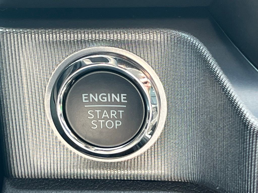 New 2025 Ford F250 Platinum image 37