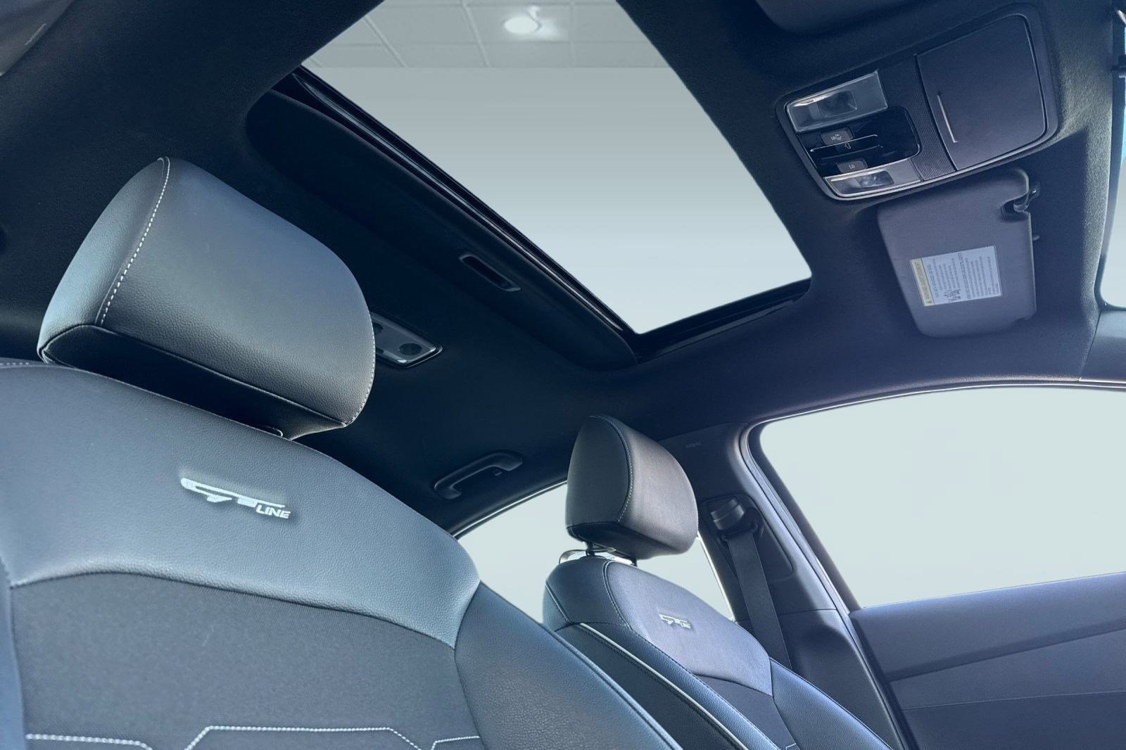 Used 2022 Kia Forte GT-Line w/ GT-Line Premium Package image 16