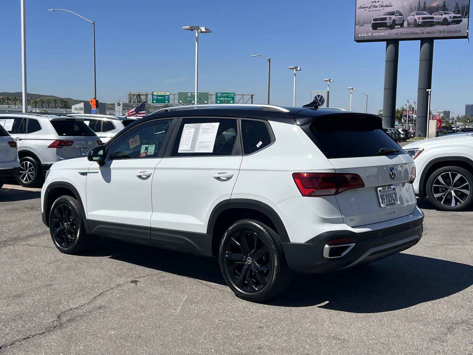 Certified 2023 Volkswagen Taos SE w/ Black Wheel Package image 3