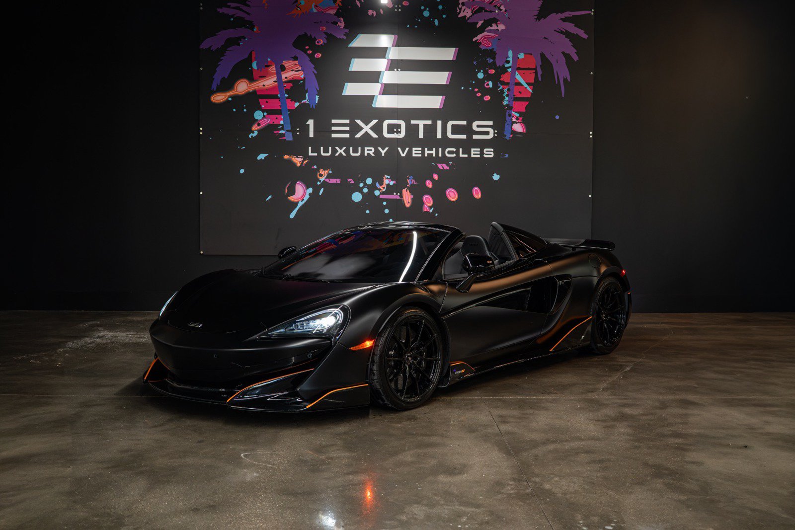 Used 2020 McLaren 600LT Spider RWD image 4