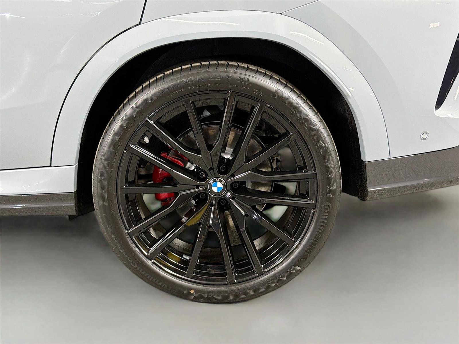 New 2026 BMW X6 xDrive40i w/ Climate Comfort Package image 30