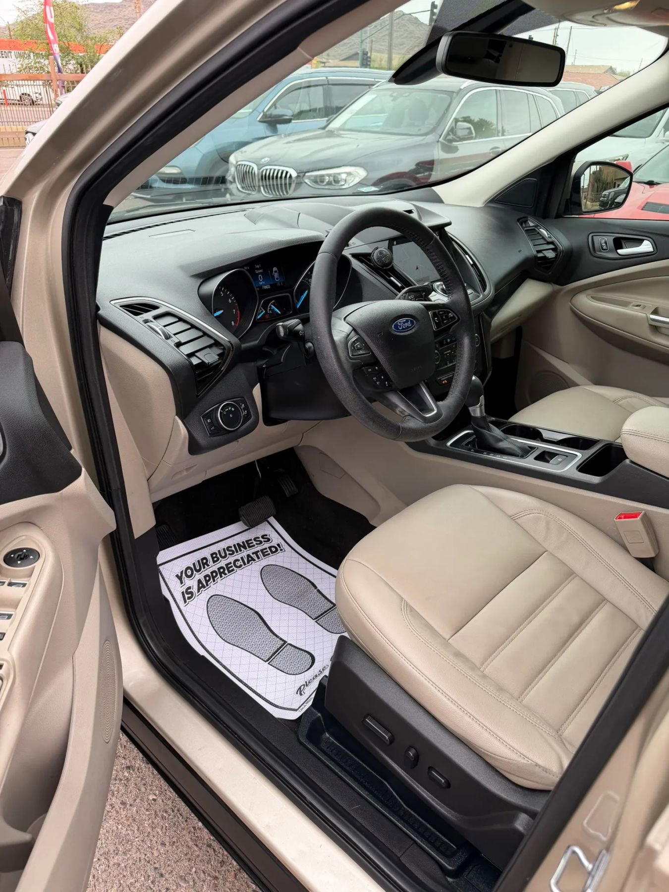 Used 2017 Ford Escape Titanium image 9