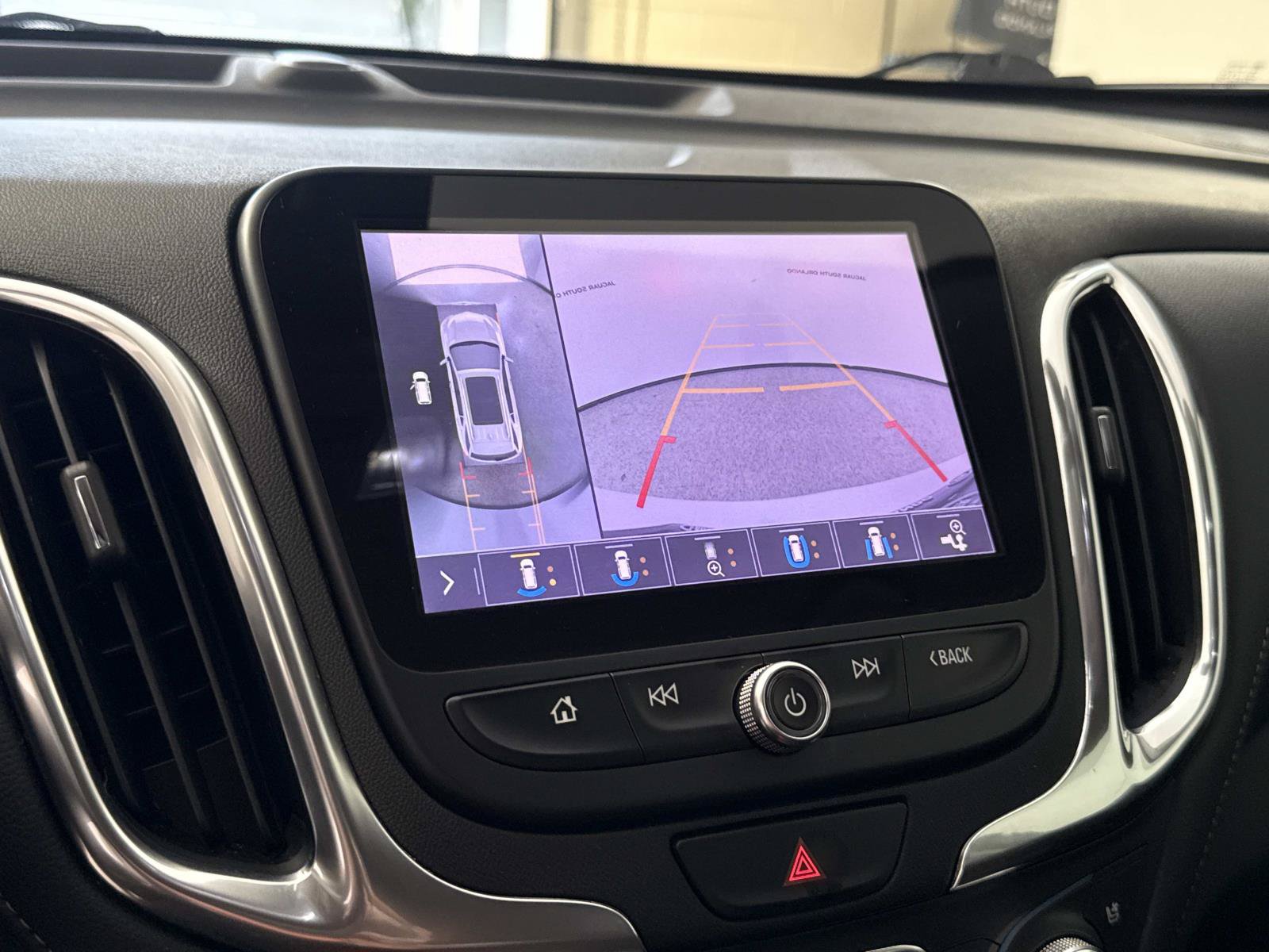 Used 2021 Chevrolet Equinox Premier FWD image 23
