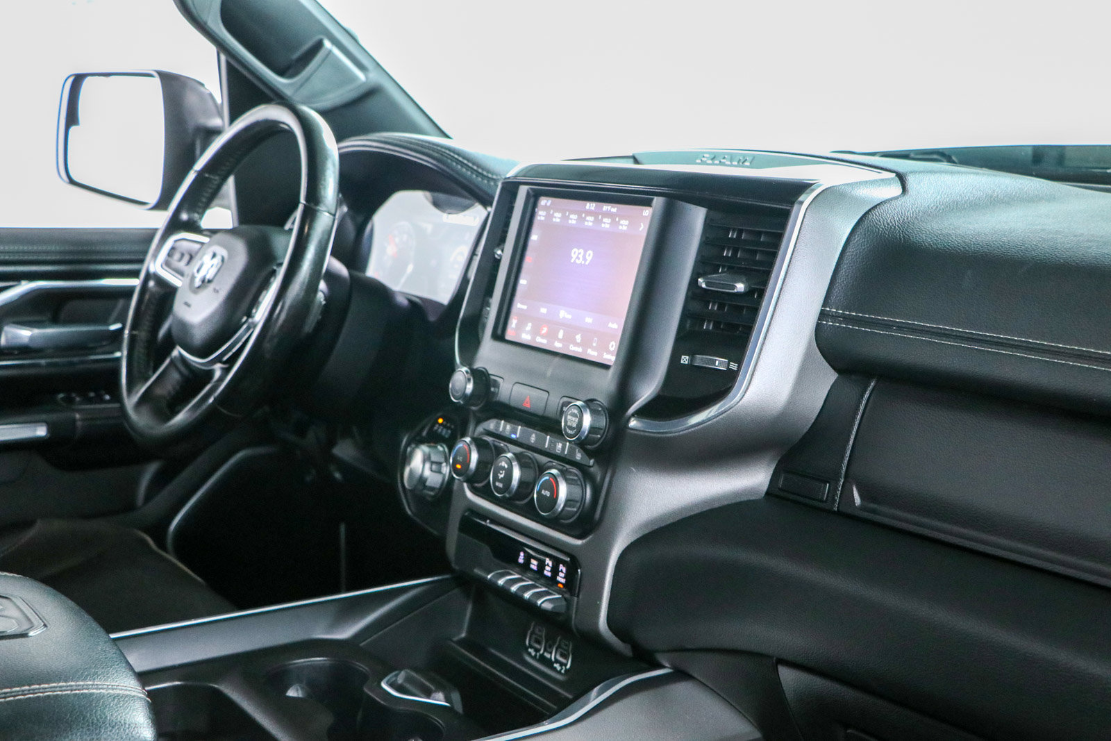 Used 2021 RAM 1500 Laramie w/ Sport Appearance Package AWD/4WD image 26