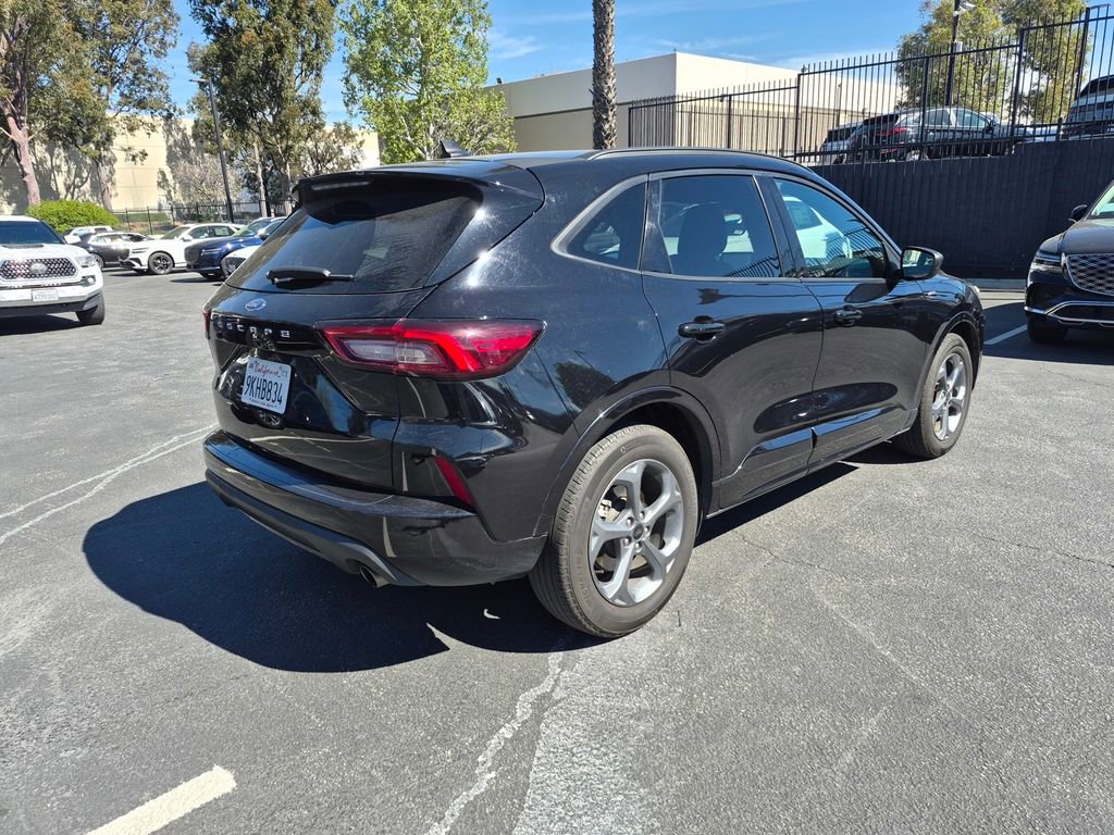 Used 2024 Ford Escape ST-Line image 7