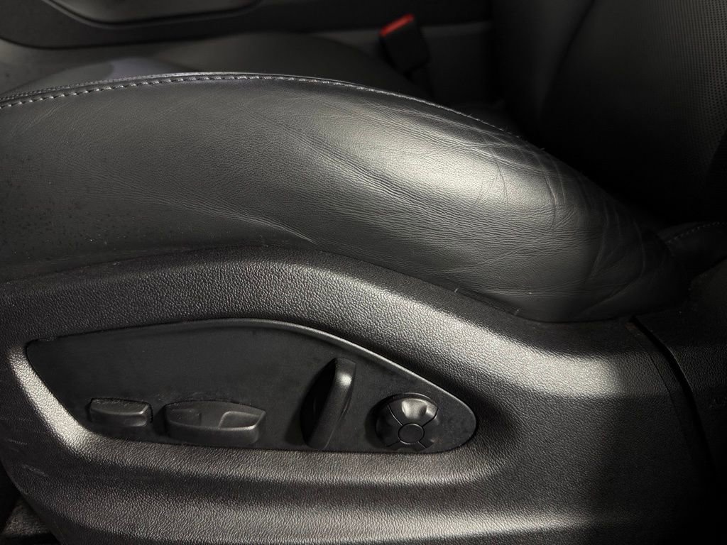 Used 2023 Porsche Cayenne S image 25