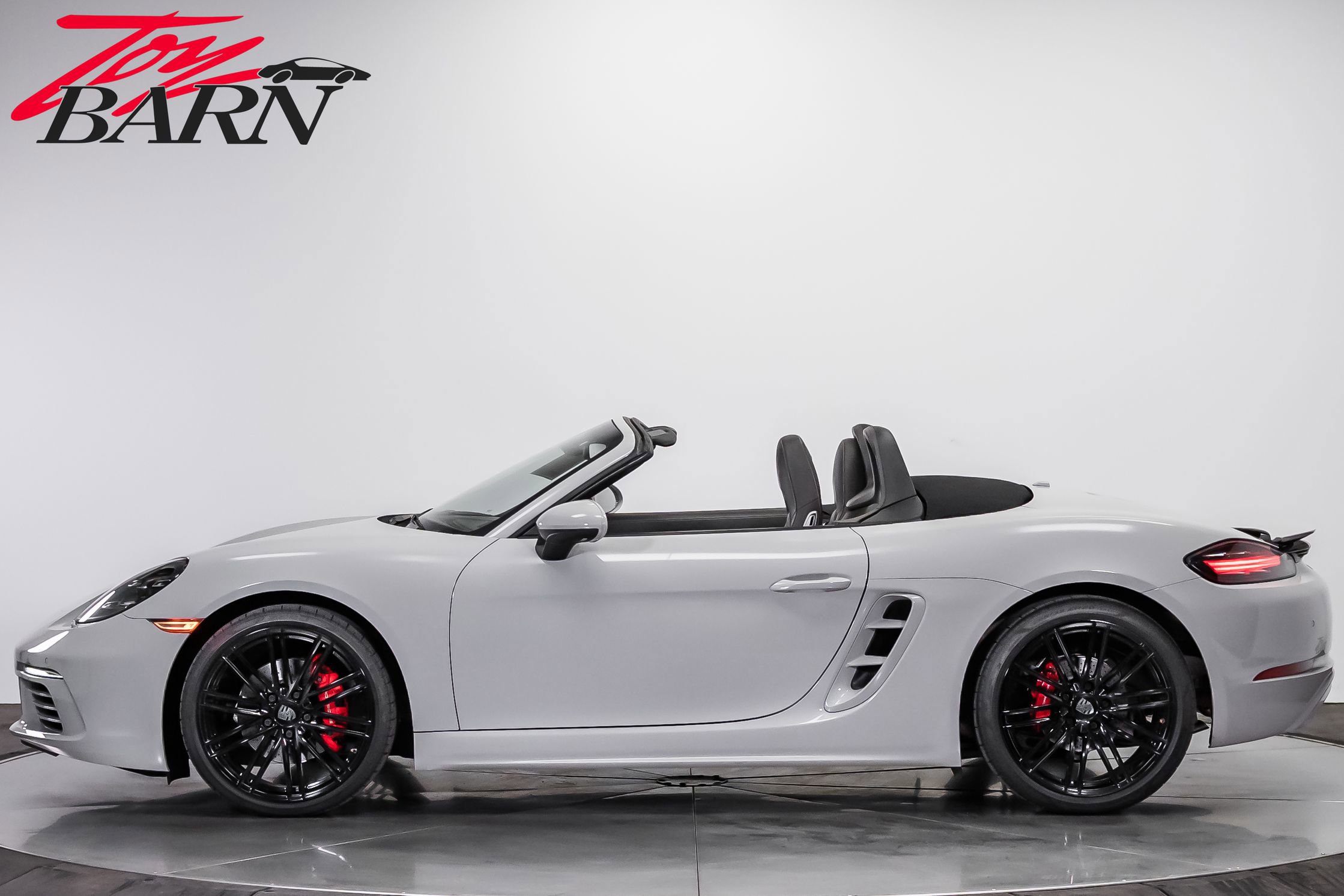 Used 2019 Porsche 718 Boxster S RWD image 2