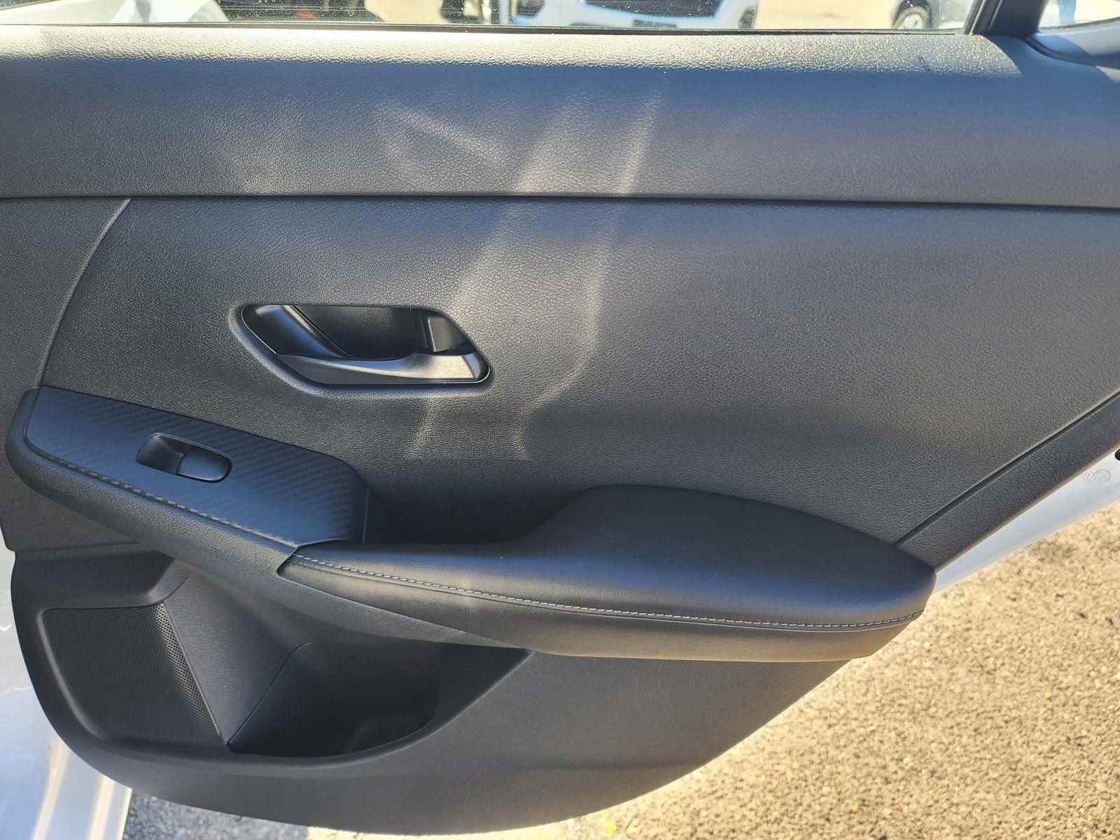 Used 2024 Nissan Sentra SV FWD image 18