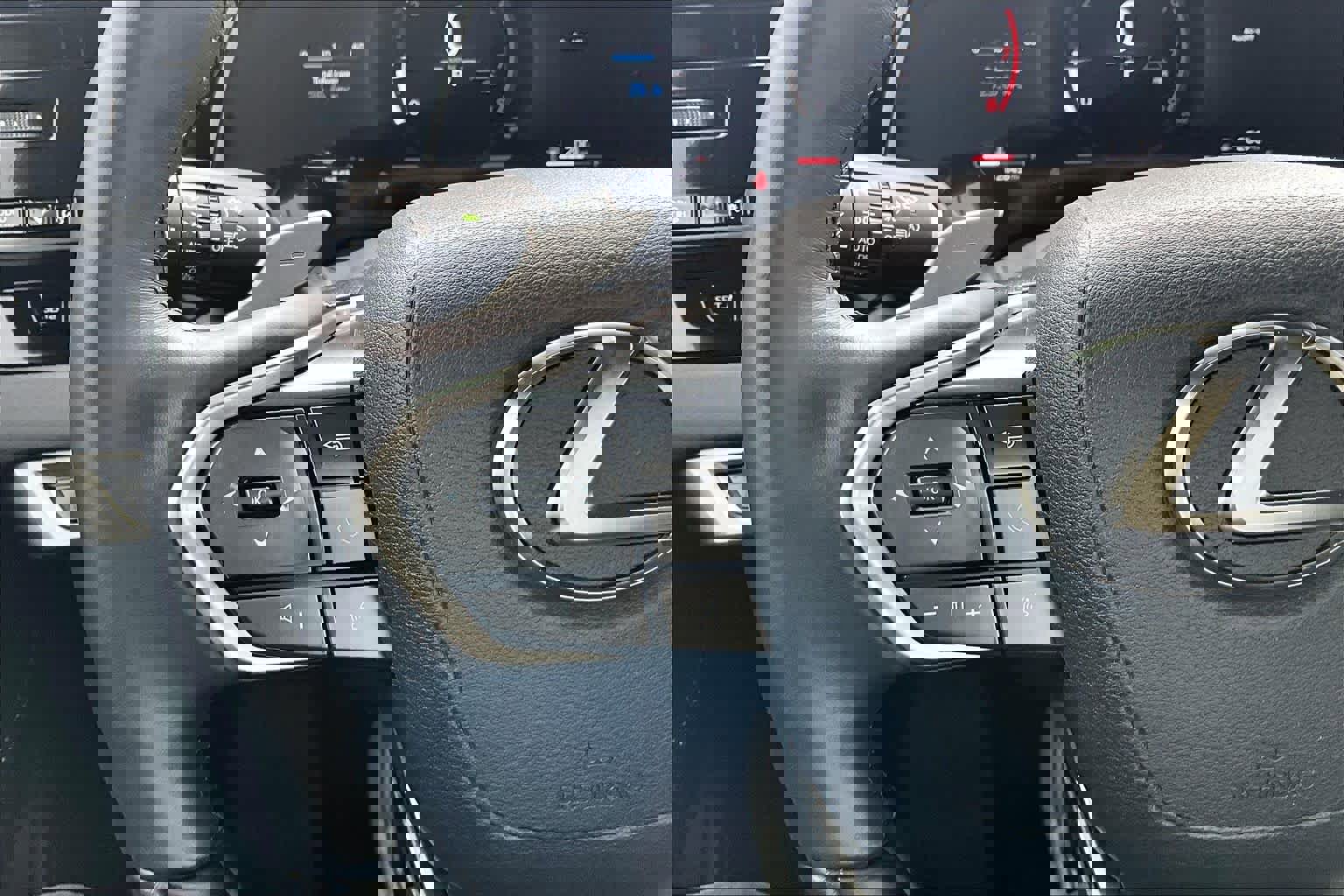 Used 2025 Lexus RX 350 Premium w/ Accessory Package (Z1) image 20