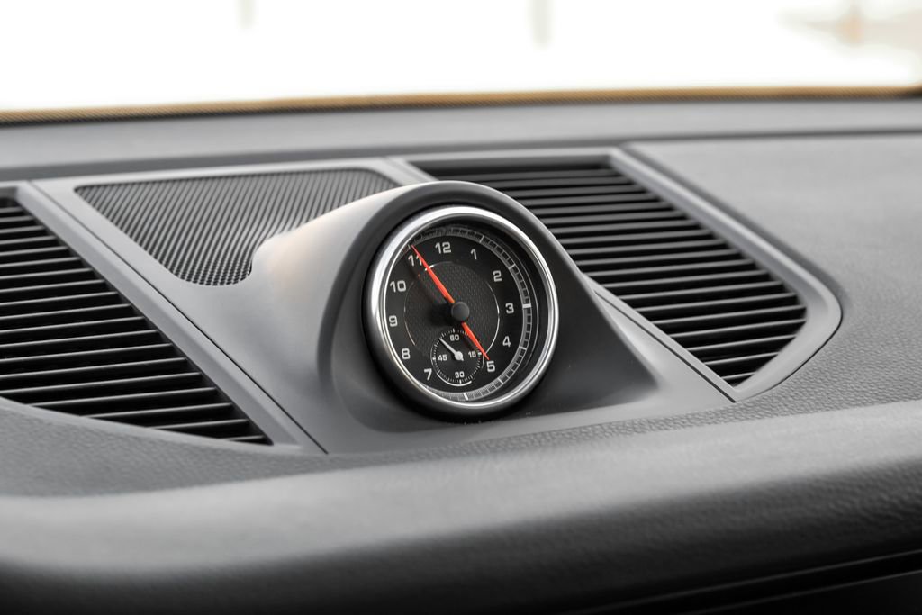 Used 2020 Porsche Macan image 30