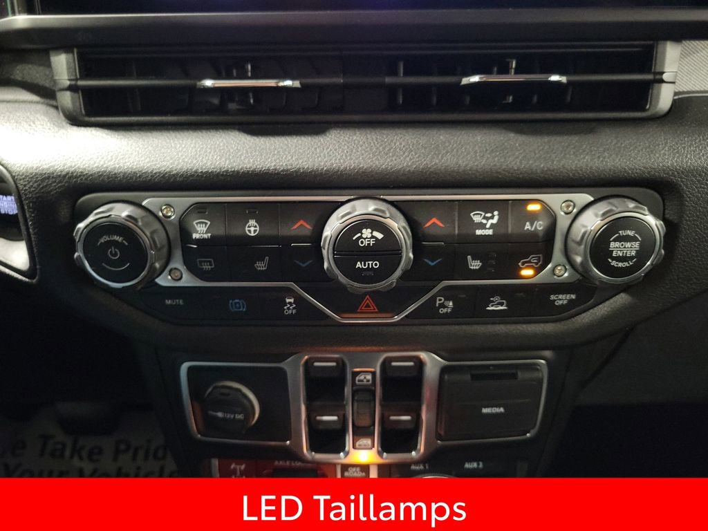 Used 2024 Jeep Wrangler Unlimited image 18