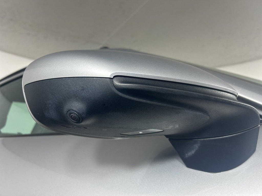 Certified 2024 Porsche 911 Carrera 4 w/ Premium Package image 33