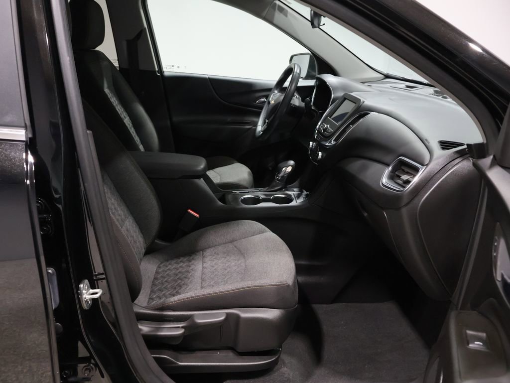 Used 2023 Chevrolet Equinox LT w/ Driver Convenience Package image 24