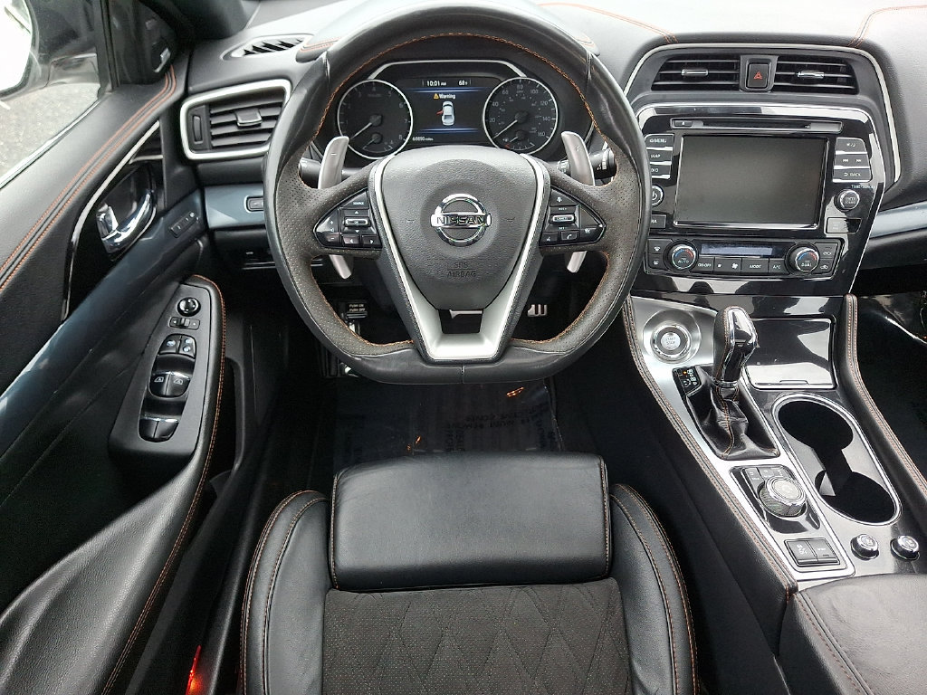 Used 2022 Nissan Maxima SR w/ Sport Mat Group FWD image 12