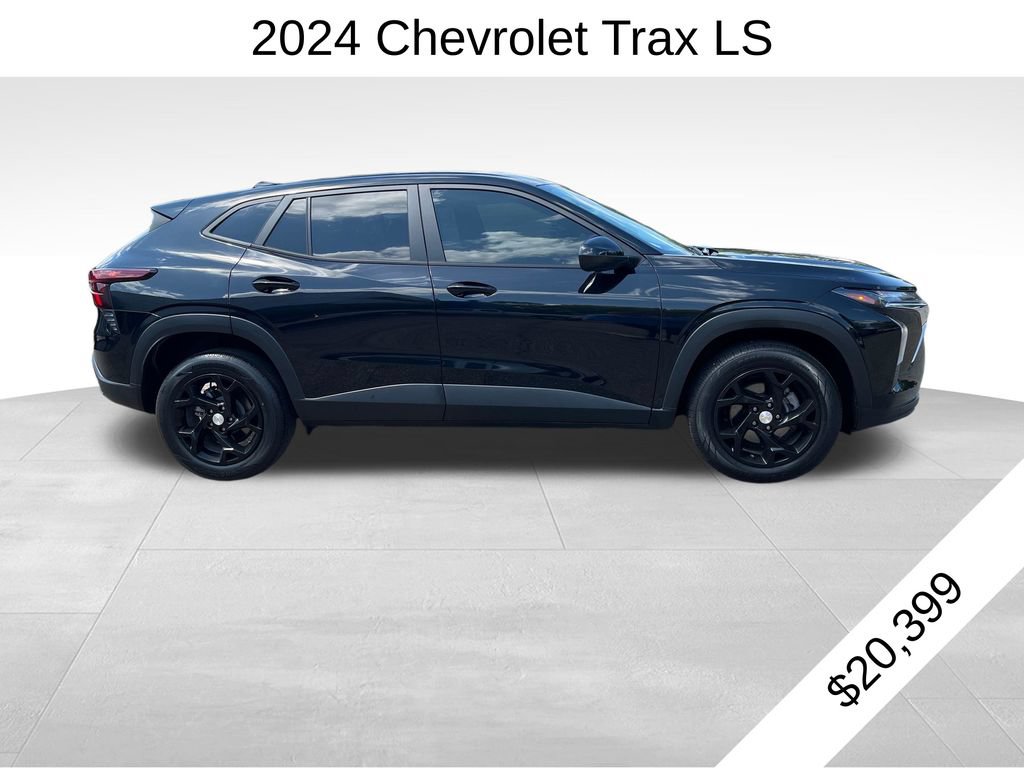 Certified 2024 Chevrolet Trax LS w/ LS Convenience Package FWD image 2