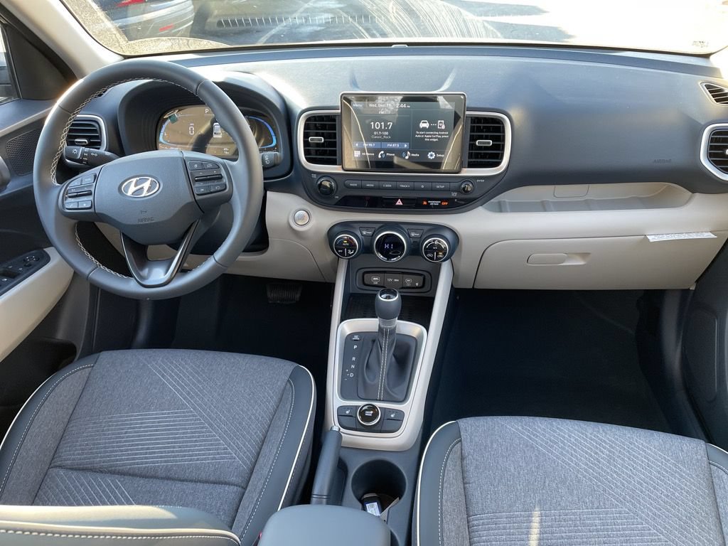 New 2026 Hyundai Venue SEL FWD image 7