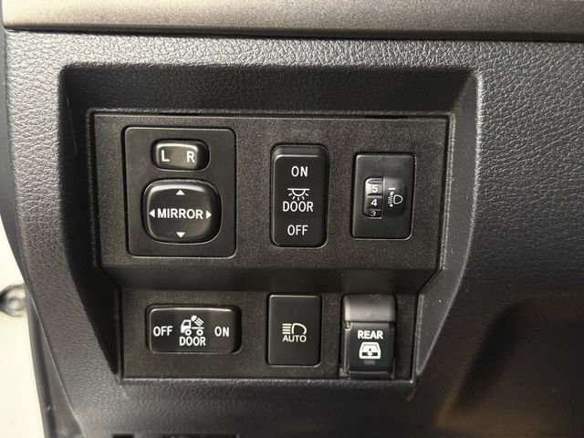 Used 2019 Toyota Tundra SR5 w/ SR5 Upgrade Package AWD/4WD image 26