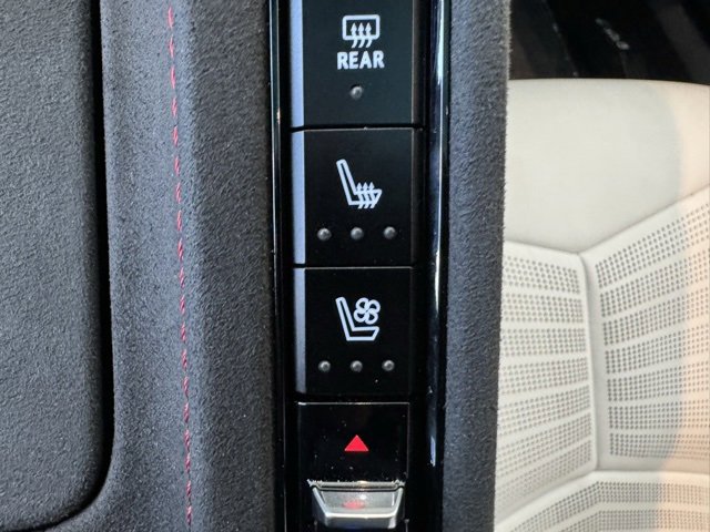 Used 2023 Chevrolet Corvette Stingray Premium Cpe w/ 3LT image 13