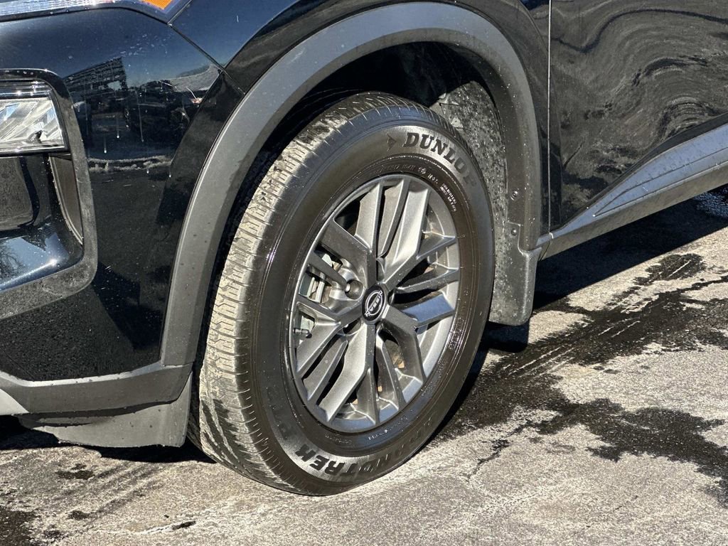 Used 2023 Nissan Rogue S image 30