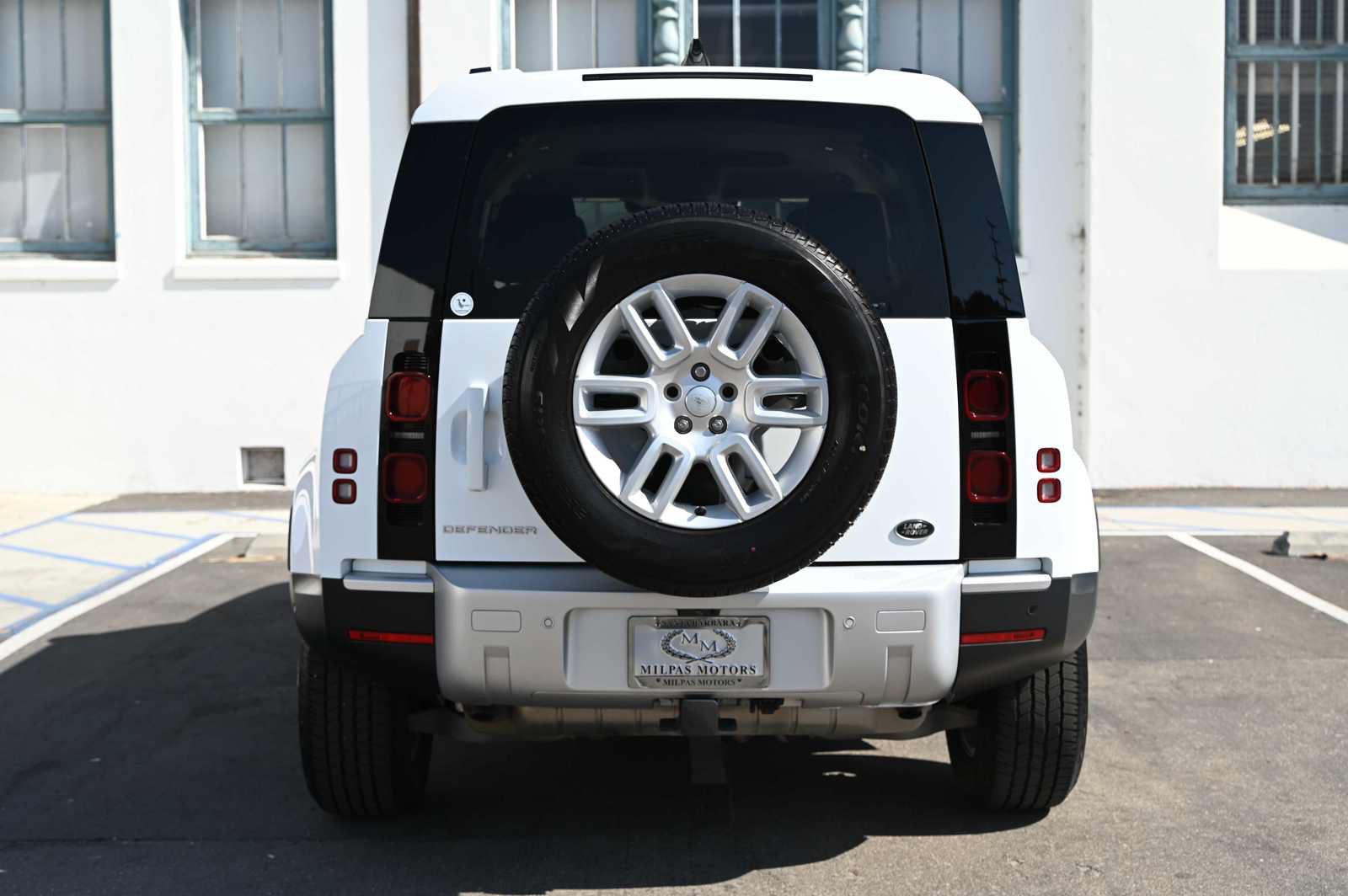 Used 2022 Land Rover Defender 110 S AWD/4WD image 4