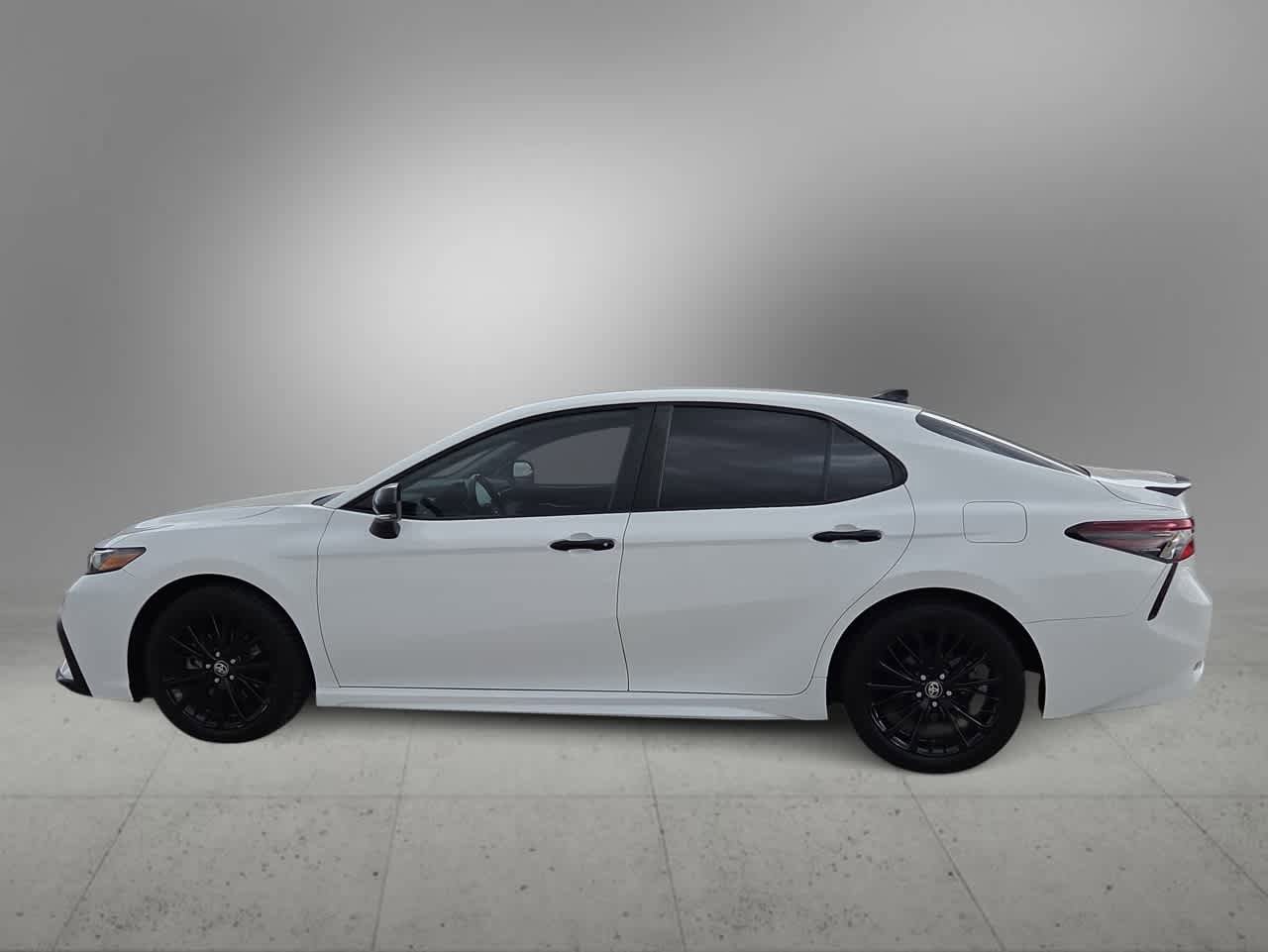 Certified 2022 Toyota Camry SE FWD image 5