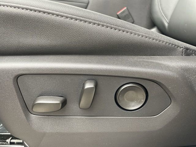 New 2026 Chevrolet Suburban LT w/ Comfort Package image 12