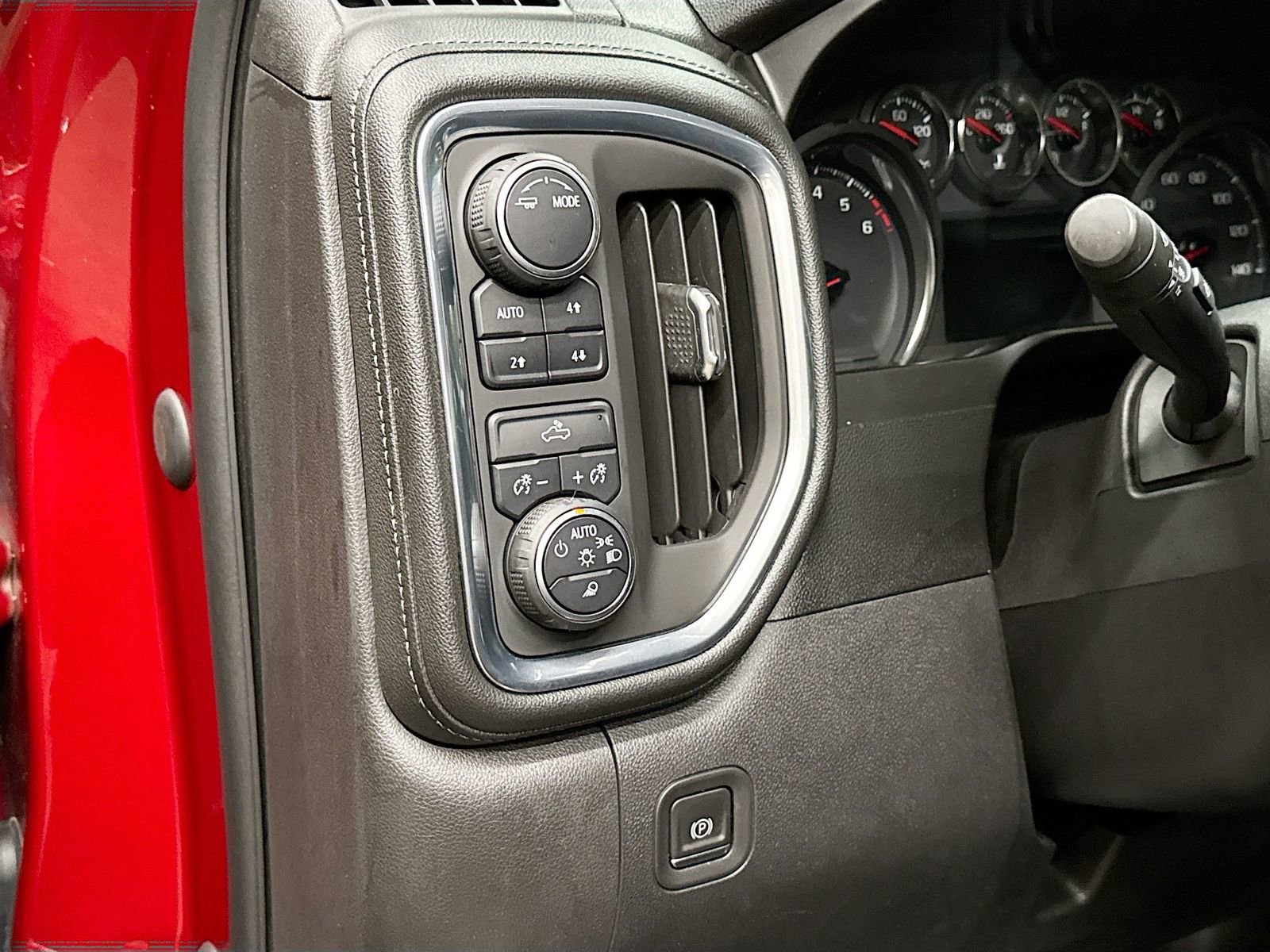 Used 2021 Chevrolet Silverado 1500 LT w/ Z71 Off-Road Package AWD/4WD image 11