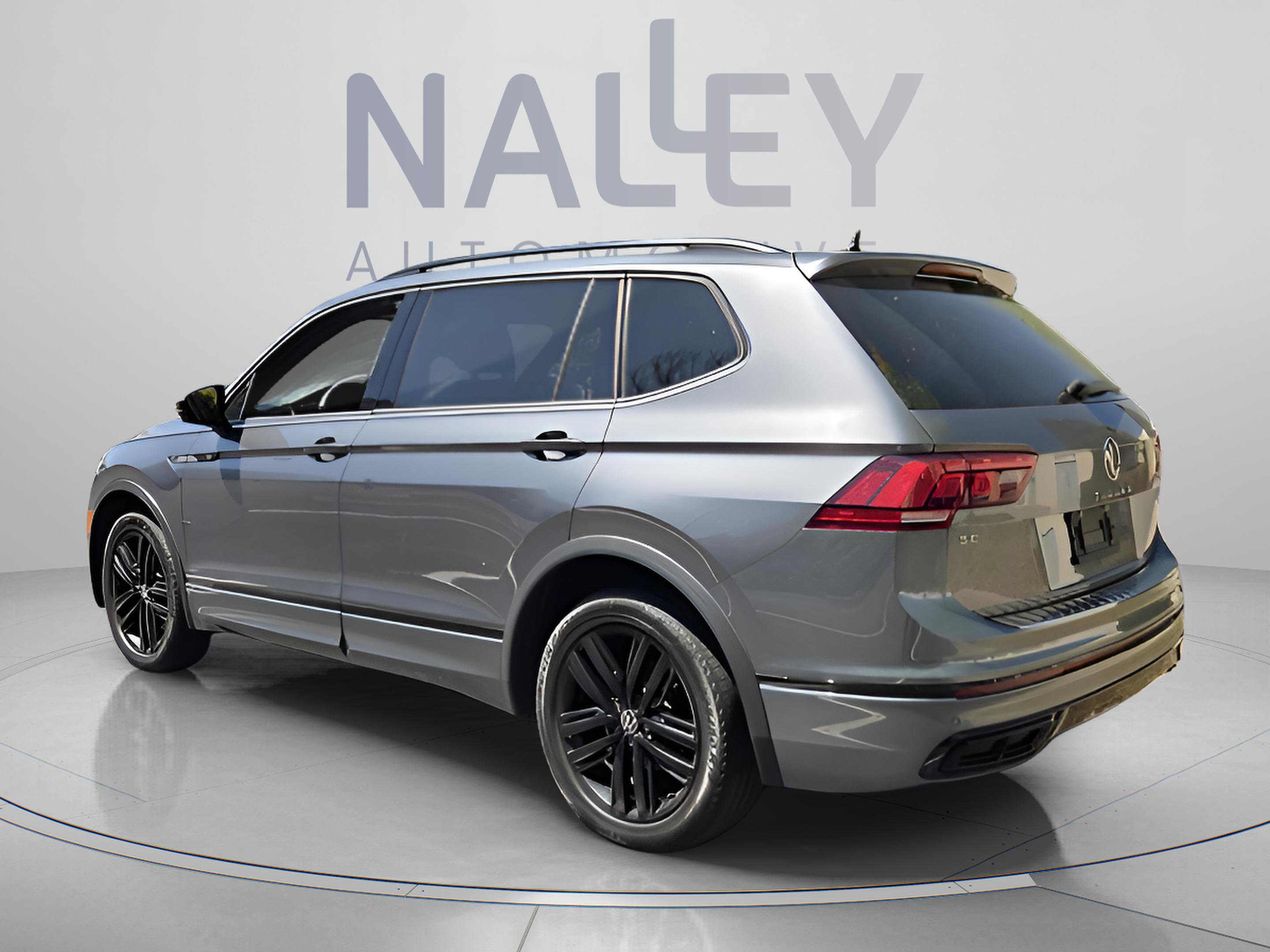 Used 2022 Volkswagen Tiguan SE R-Line FWD image 3