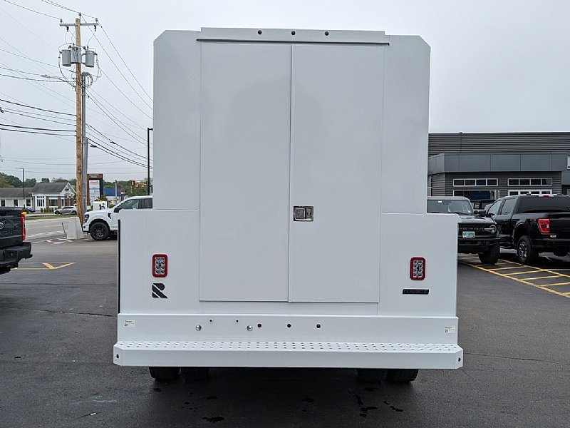 New 2025 Ford F550 4x4 Regular Cab Super Duty image 5