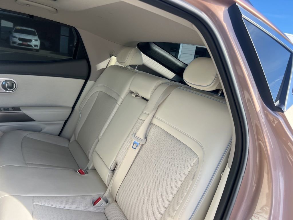 Used 2023 Genesis GV60 Advanced w/ Cargo Package image 33